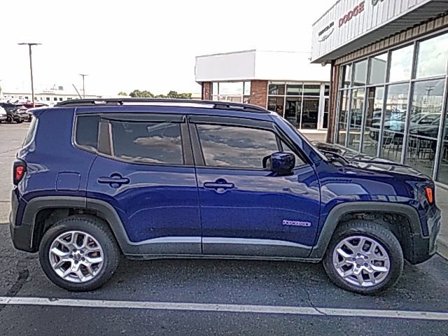 Used 2017 Jeep Renegade Latitude AWD/4WD image 2