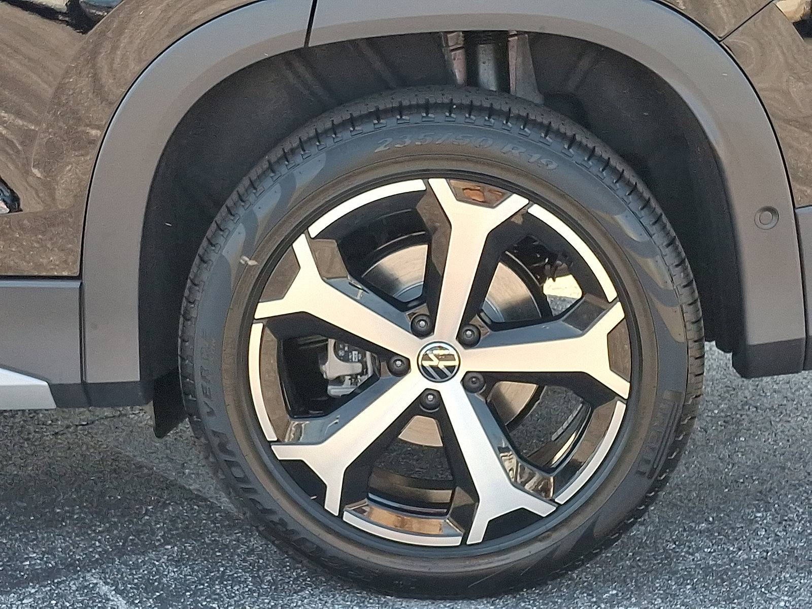 New 2025 Volkswagen Tiguan SE image 6