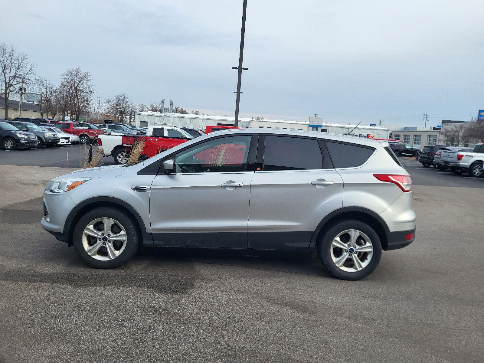 Used 2016 Ford Escape SE w/ SE Cold Weather Package image 6