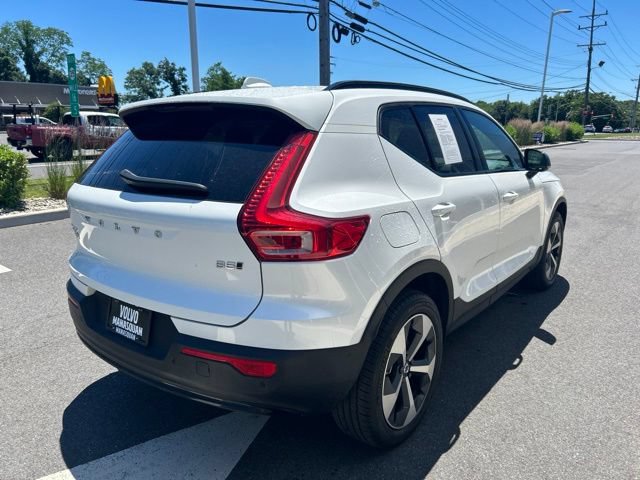 Certified 2025 Volvo XC40 B5 Plus AWD/4WD image 5