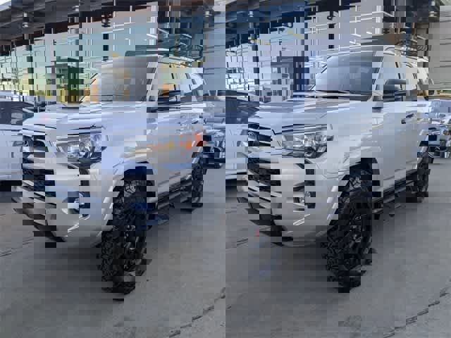 Used 2021 Toyota 4Runner Venture image 4