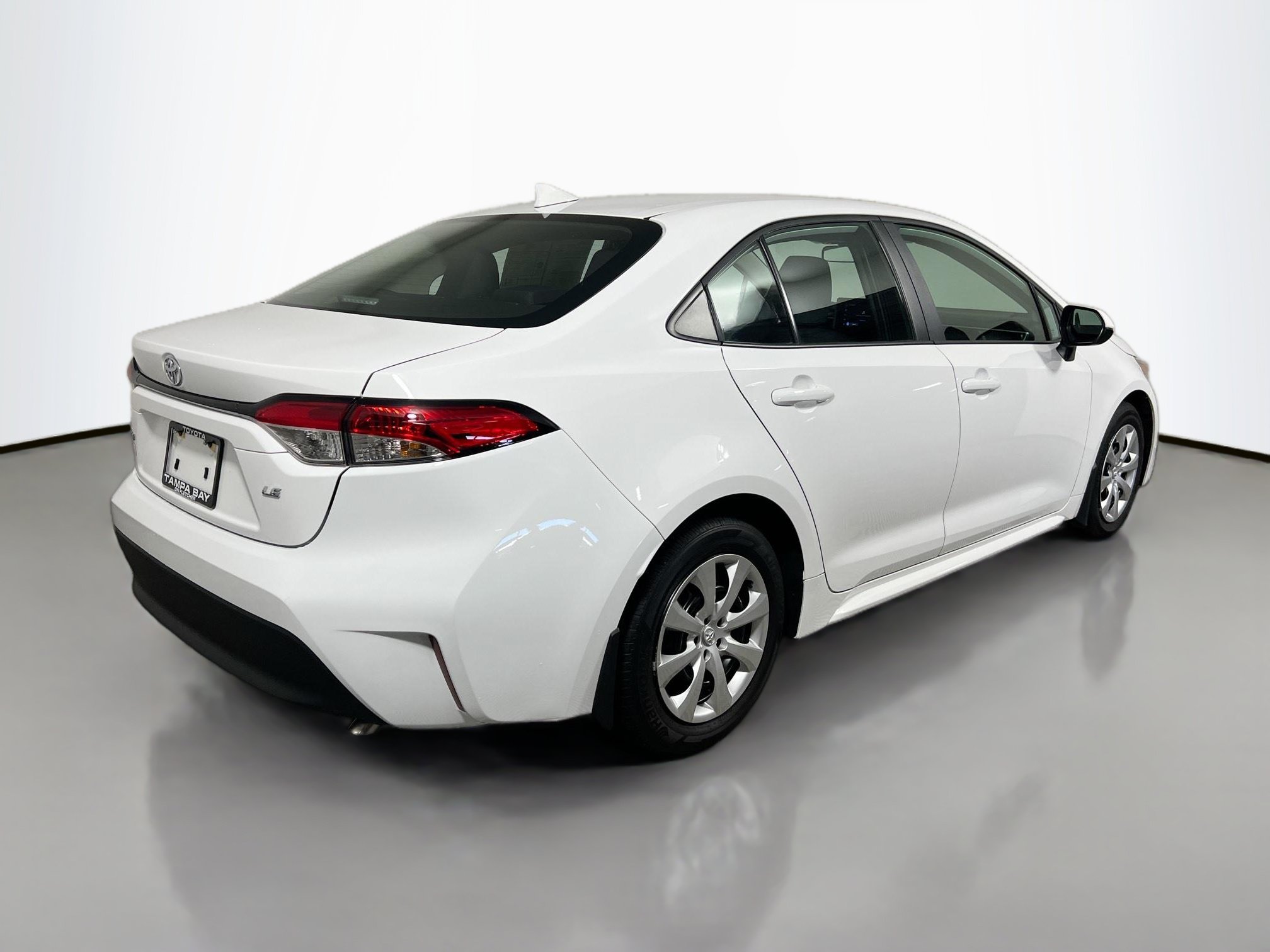 Used 2026 Toyota Corolla LE FWD image 4