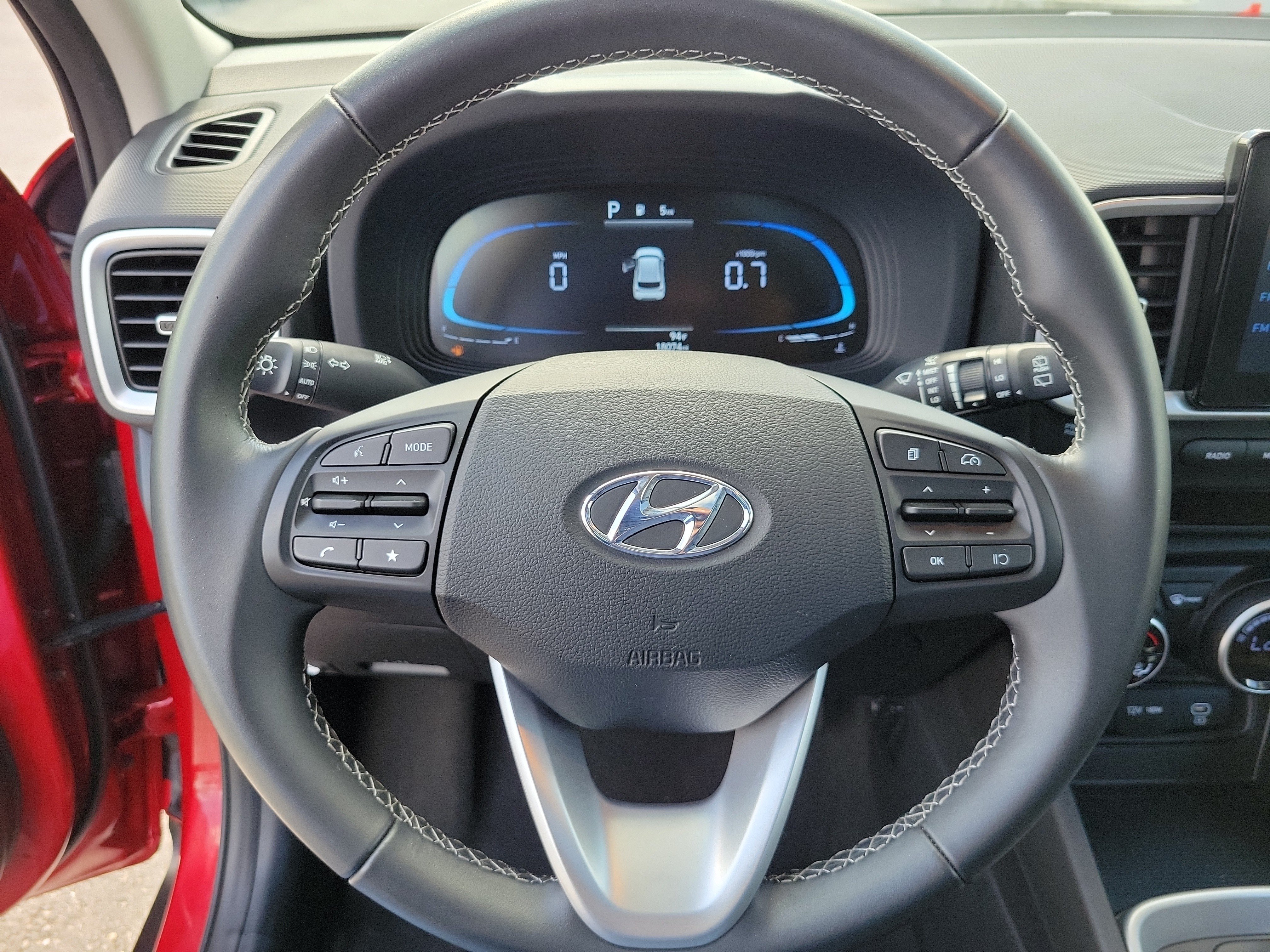 Used 2025 Hyundai Venue SEL FWD image 21