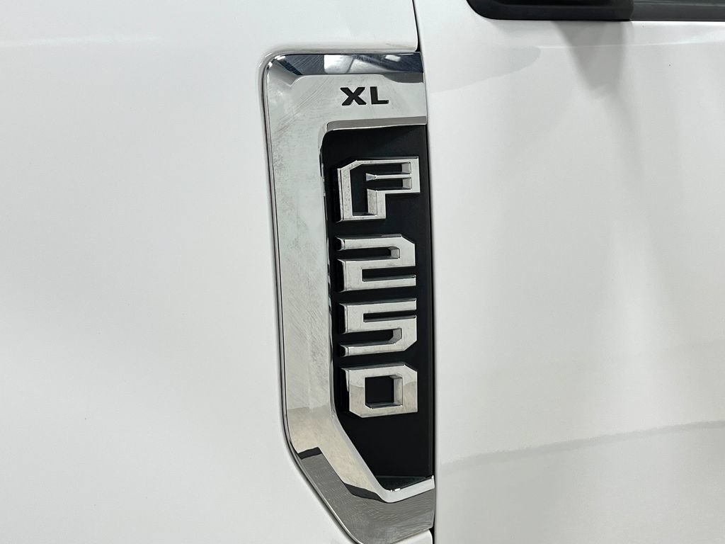 Used 2019 Ford F250 XL w/ Power Equipment Group AWD/4WD image 28