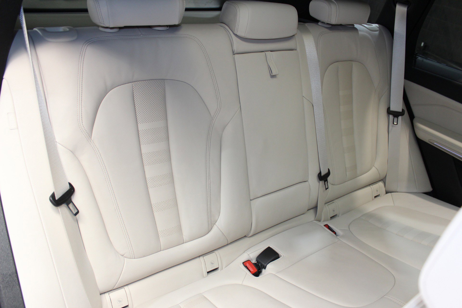 Used 2021 BMW X5 sDrive40i w/ M Sport Package image 39