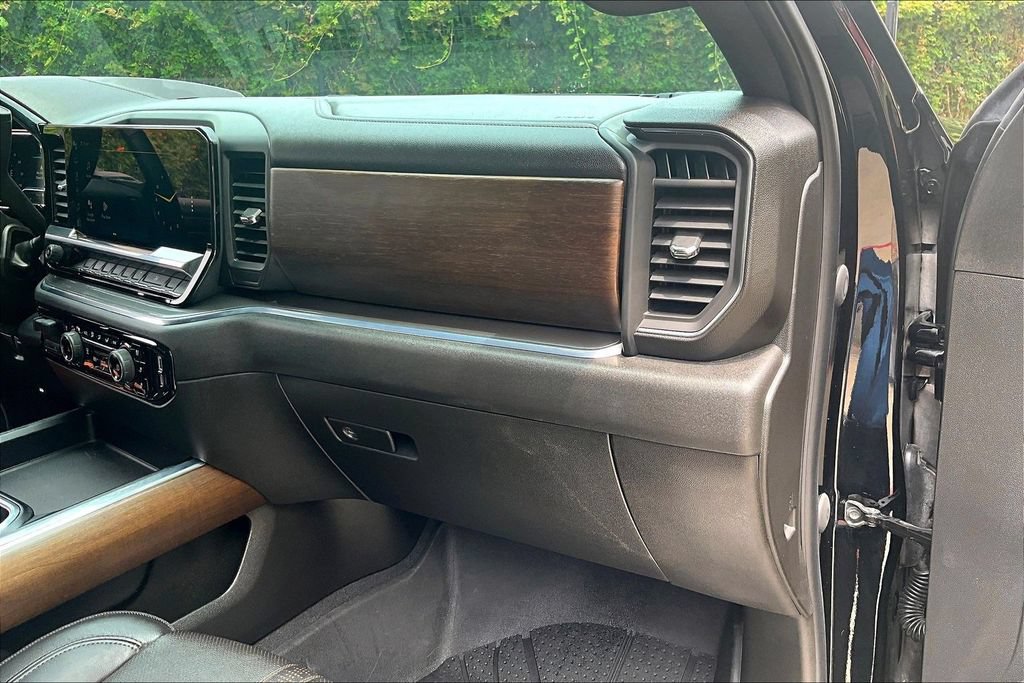 Used 2024 Chevrolet Silverado 2500 High Country w/ High Country Premium Package AWD/4WD image 21