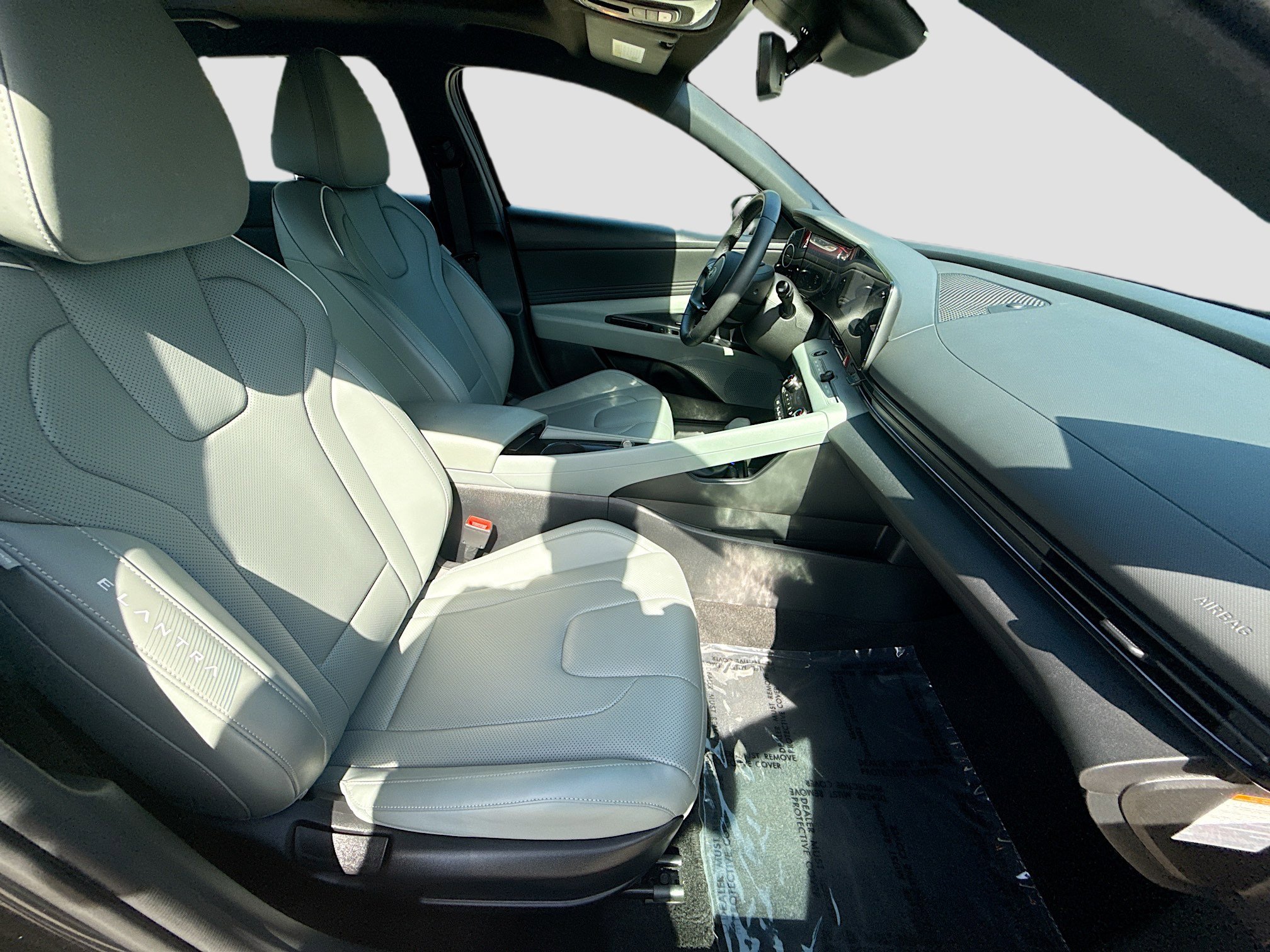 Used 2025 Hyundai Elantra Limited image 31