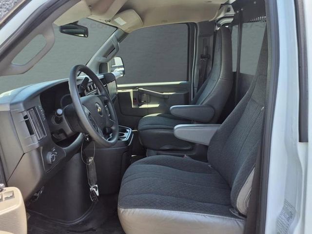 Used 2023 Chevrolet Express 2500 w/ Driver Convenience Package image 6