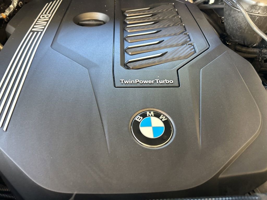 Used 2022 BMW X5 sDrive40i w/ M Sport Package image 11