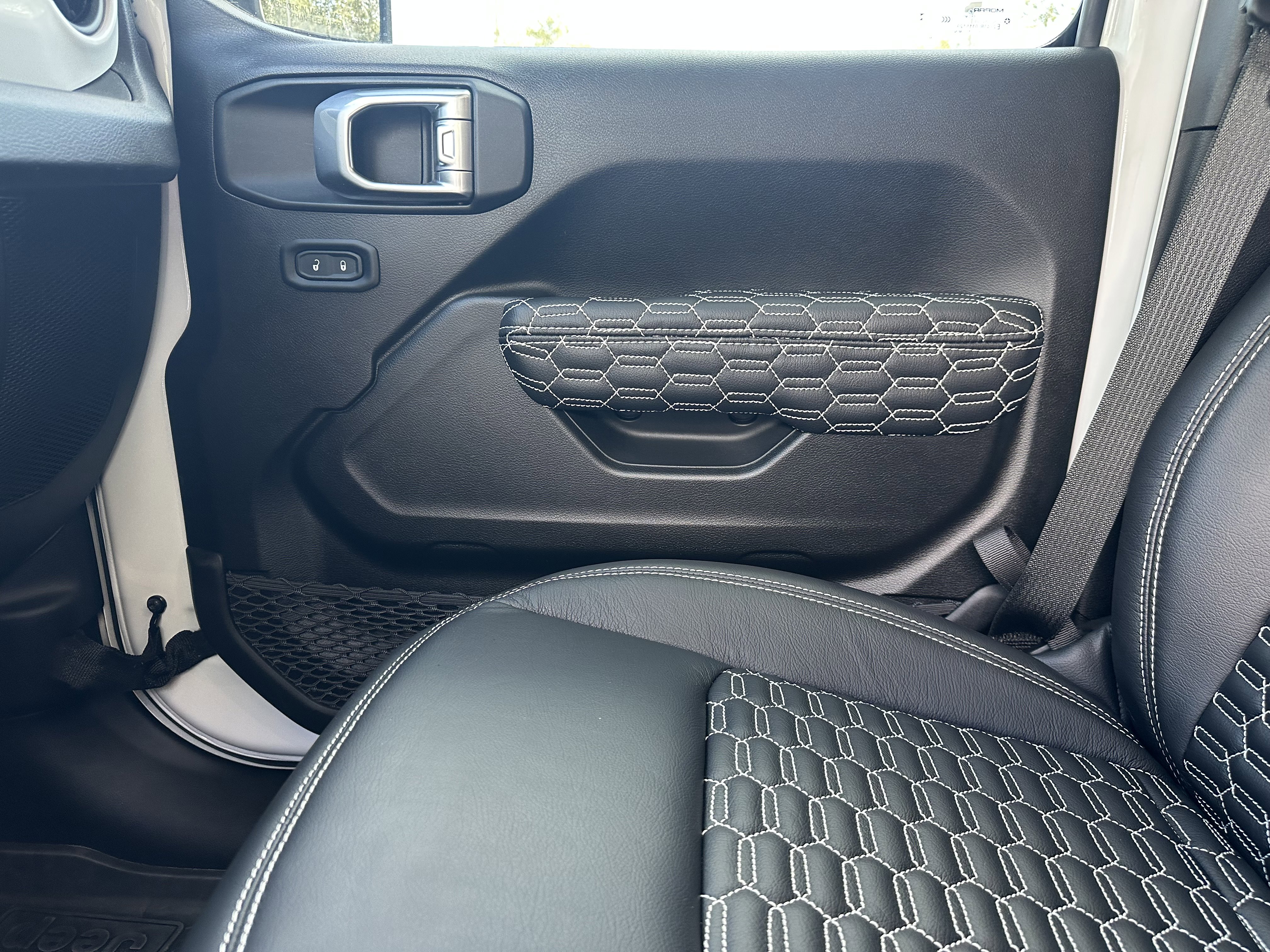 Used 2024 Jeep Wrangler Unlimited Sport image 21