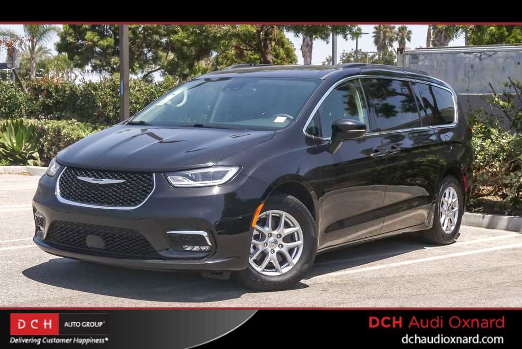 Used 2022 Chrysler Pacifica Touring-L