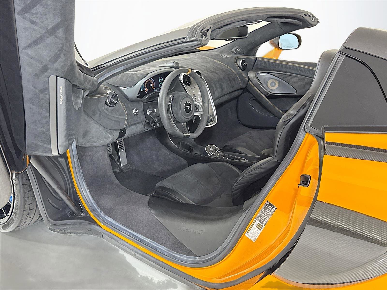 Used 2020 McLaren 600LT Spider image 12