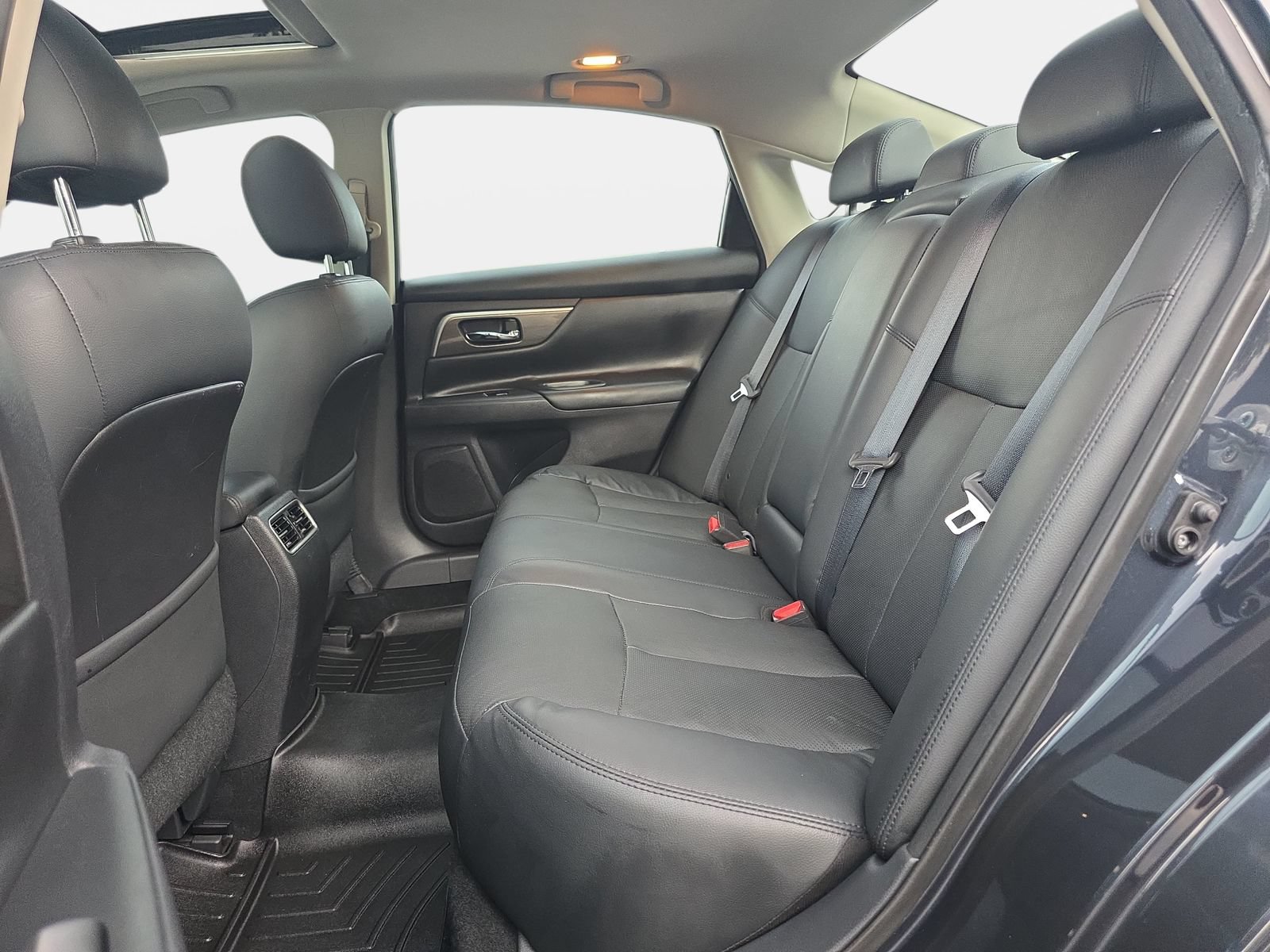 Used 2015 Nissan Altima 3.5 SL FWD image 13