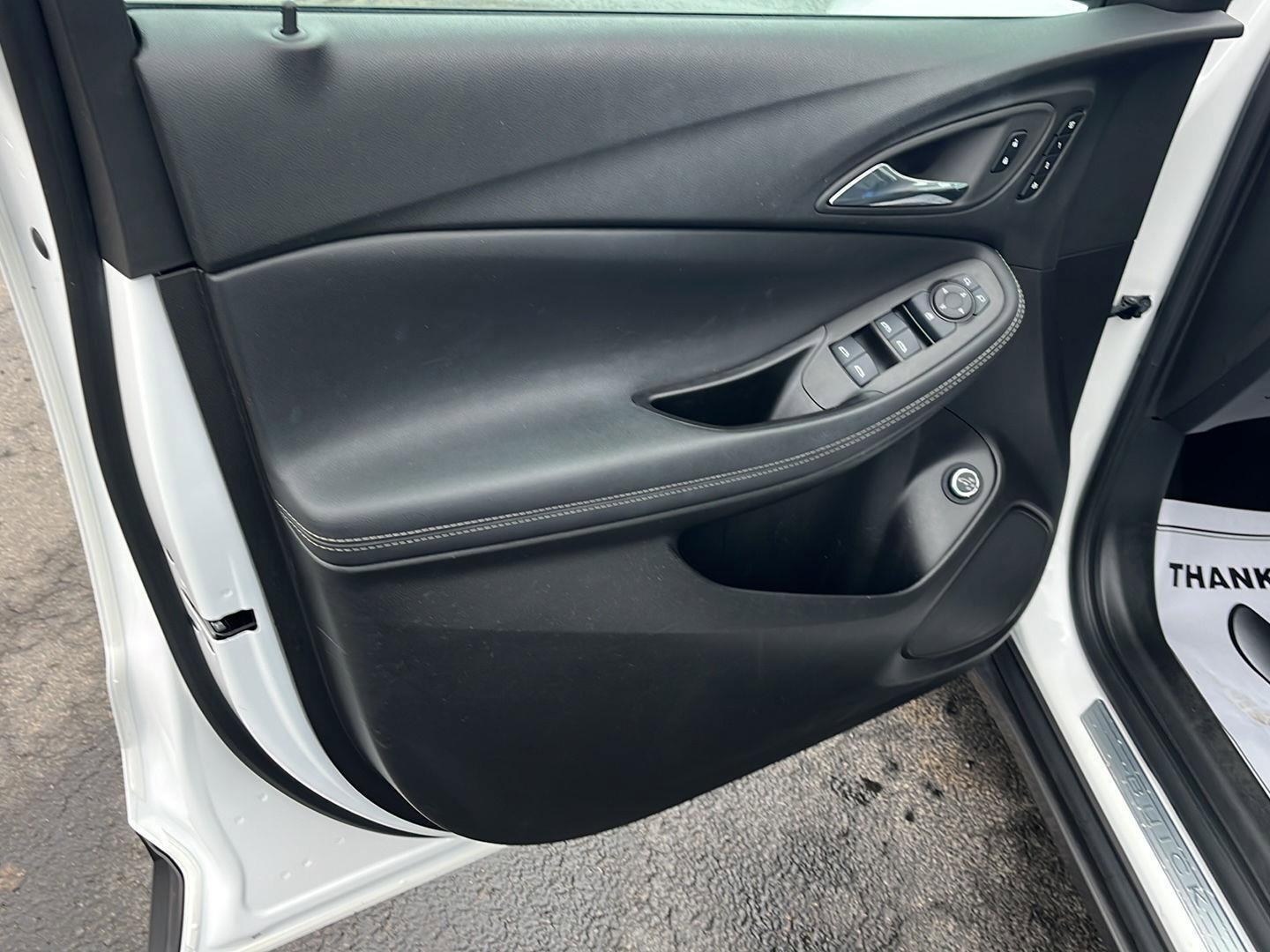 Used 2022 Buick Encore GX Essence w/ Advanced Technology Package FWD image 19