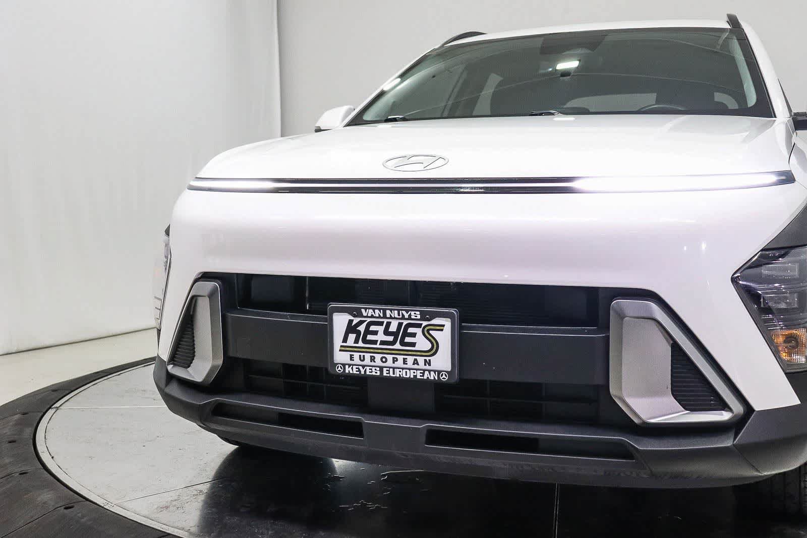 Used 2024 Hyundai Kona SEL FWD image 8