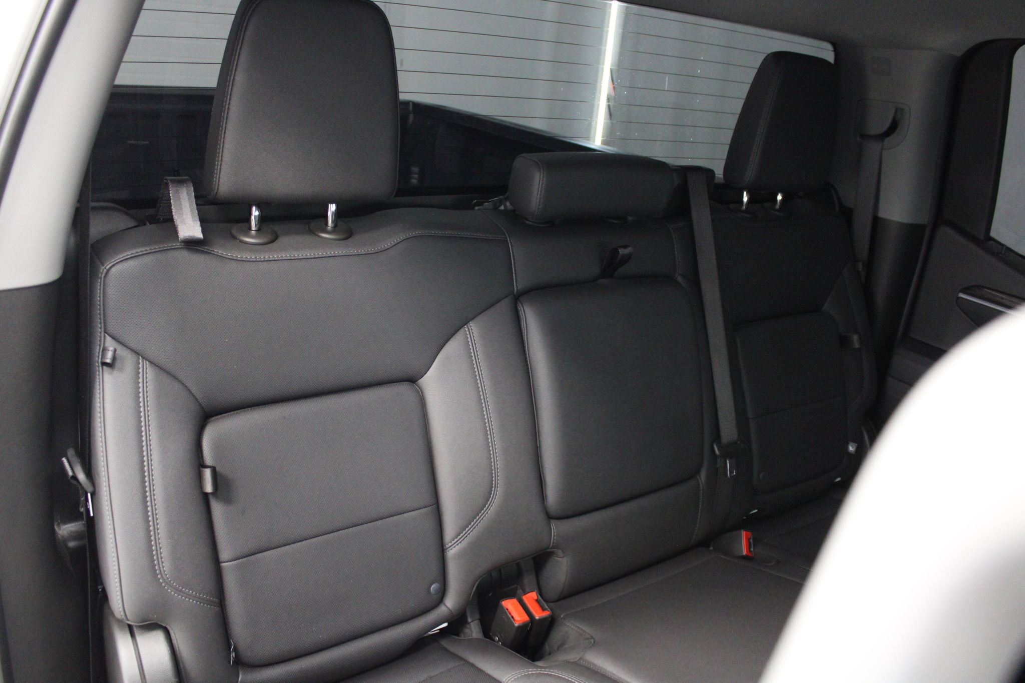 Used 2025 Chevrolet Silverado 1500 LTZ AWD/4WD image 27
