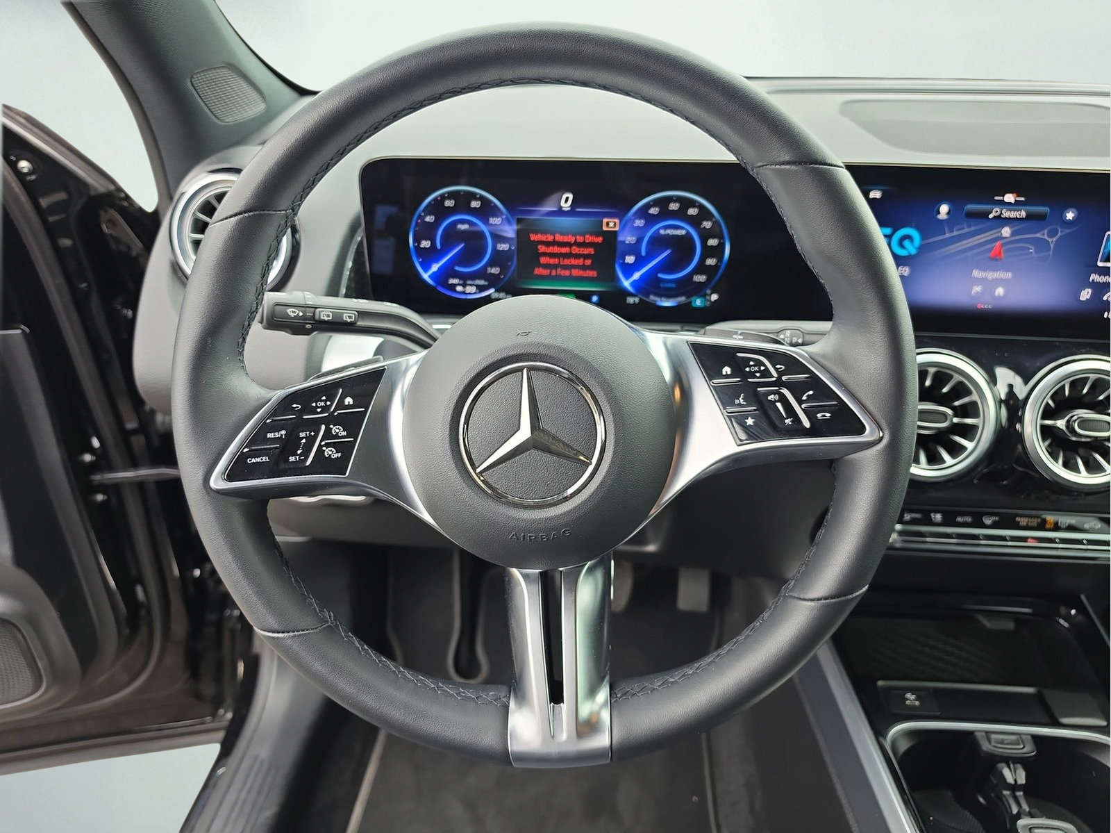 Used 2024 Mercedes-Benz EQB 300 4MATIC image 10