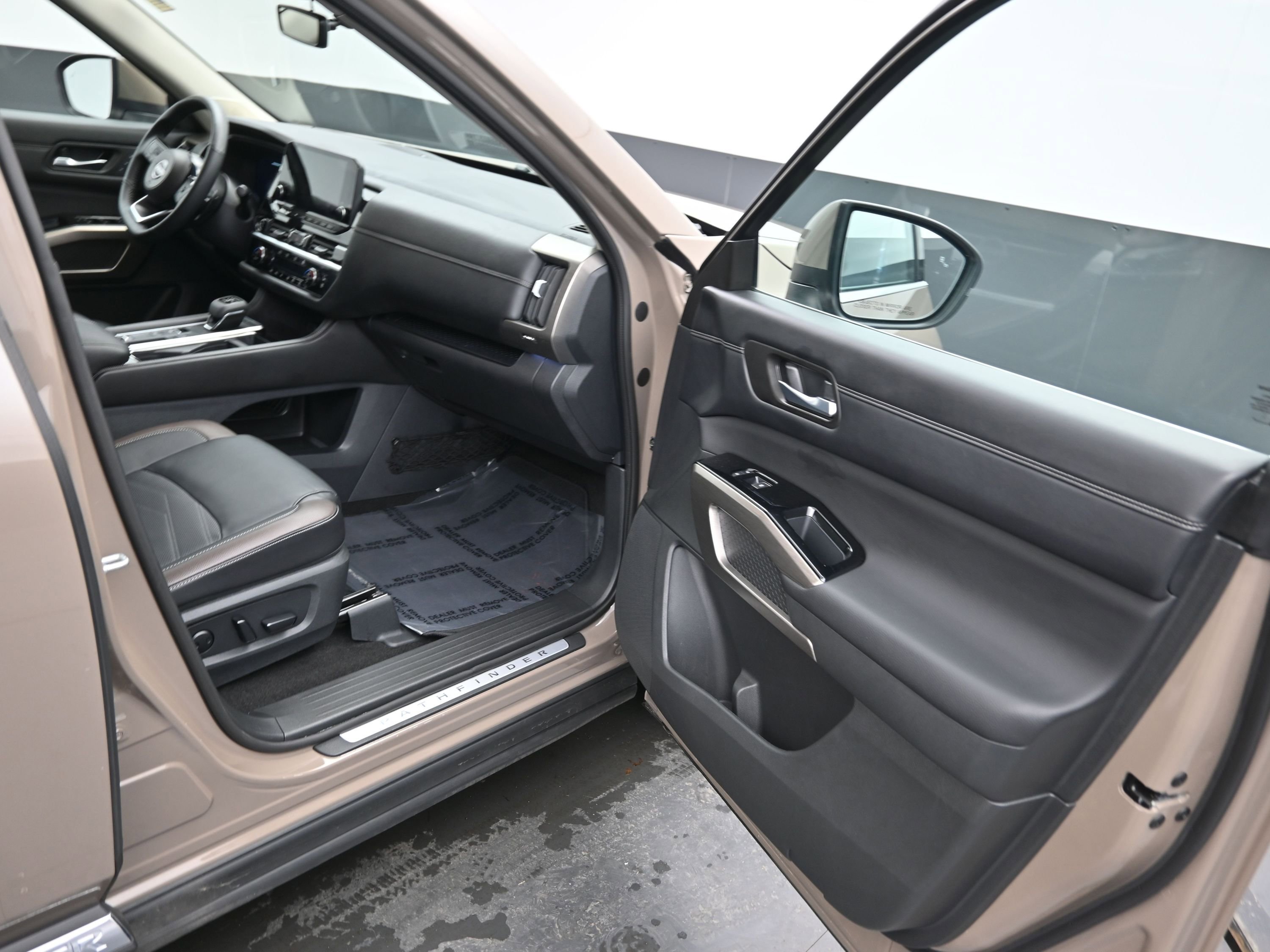 Certified 2024 Nissan Pathfinder Platinum w/ Cargo Package image 11