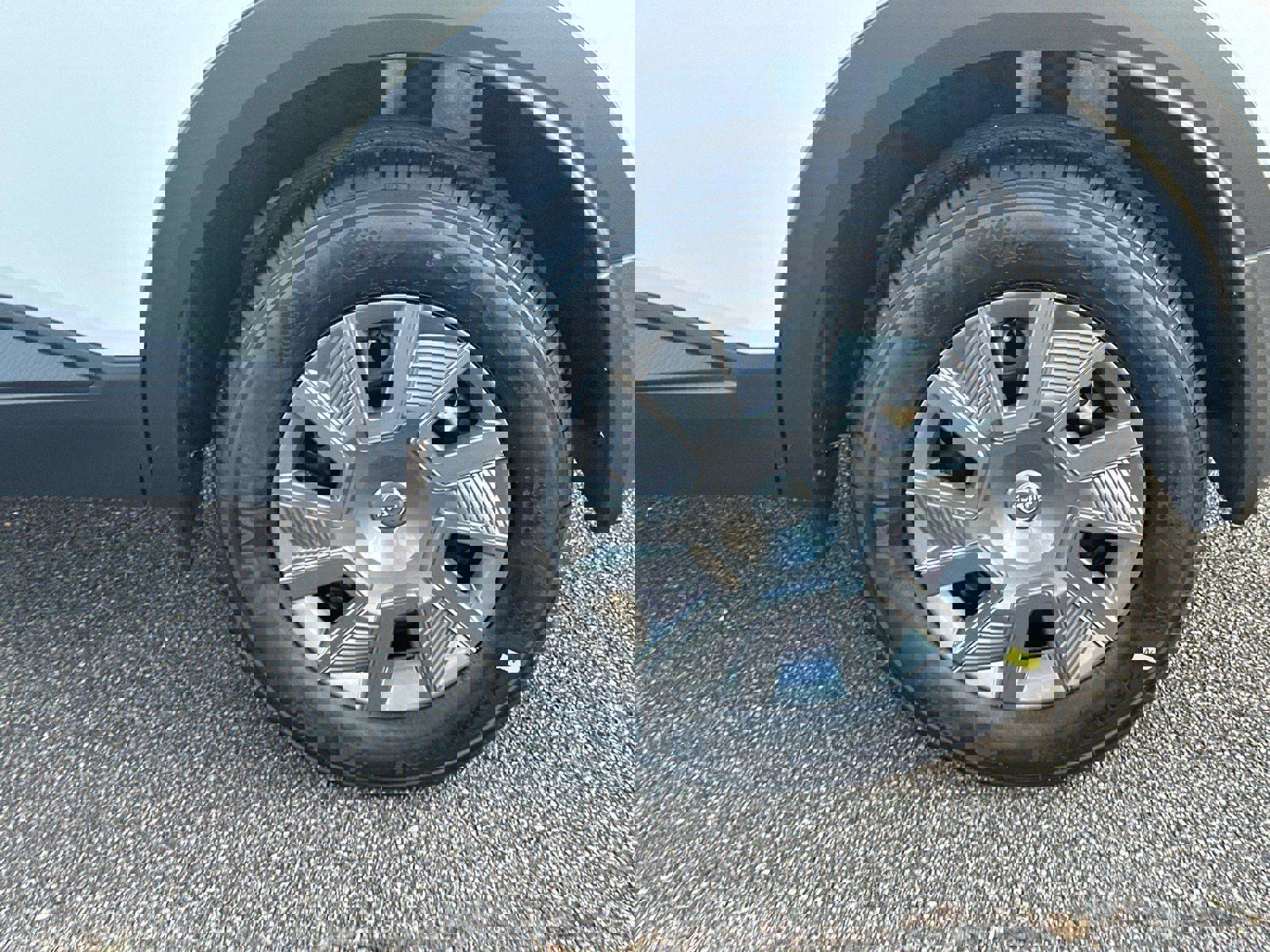 New 2026 Nissan Kicks S image 19