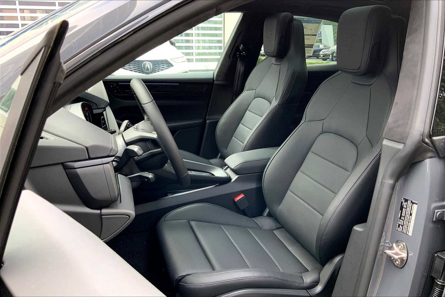 New 2025 Porsche Macan Turbo Electric image 5