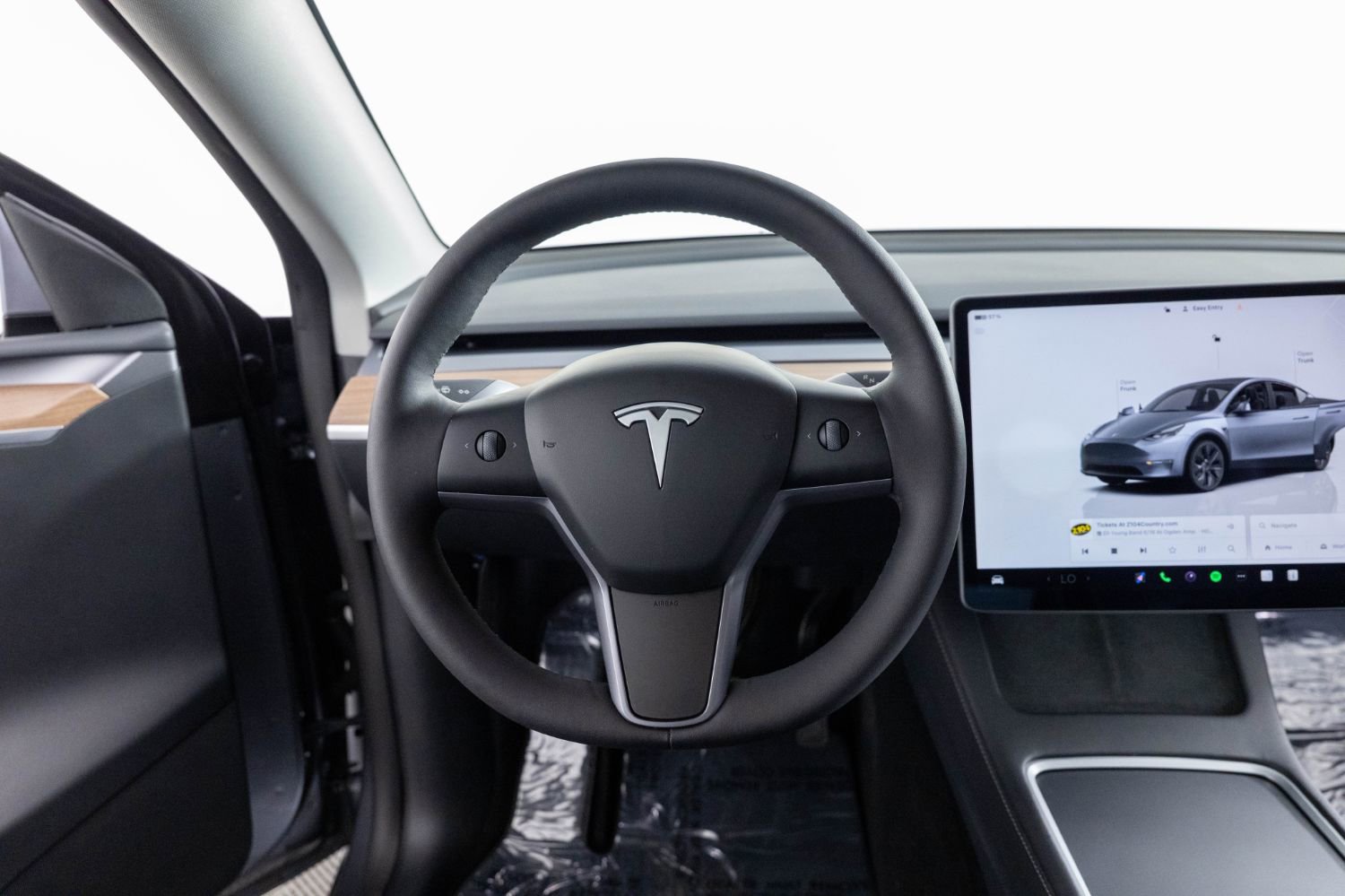Used 2025 Tesla Model Y Long Range RWD image 28