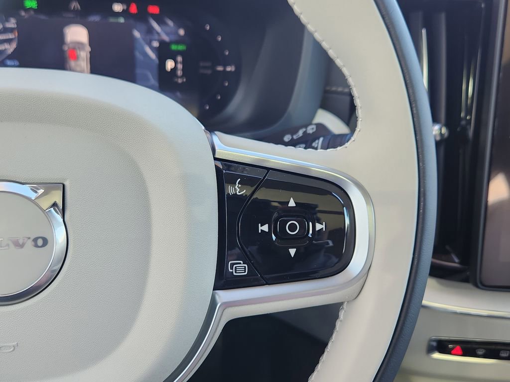 New 2026 Volvo XC60 T8 Ultra w/ Climate Package image 18