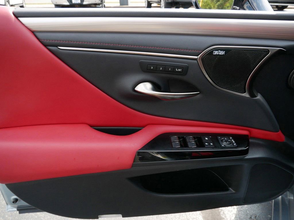 Used 2023 Lexus ES 350 F Sport image 10