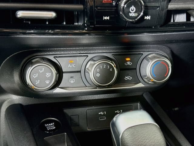 Used 2025 Nissan Kicks SV FWD image 15