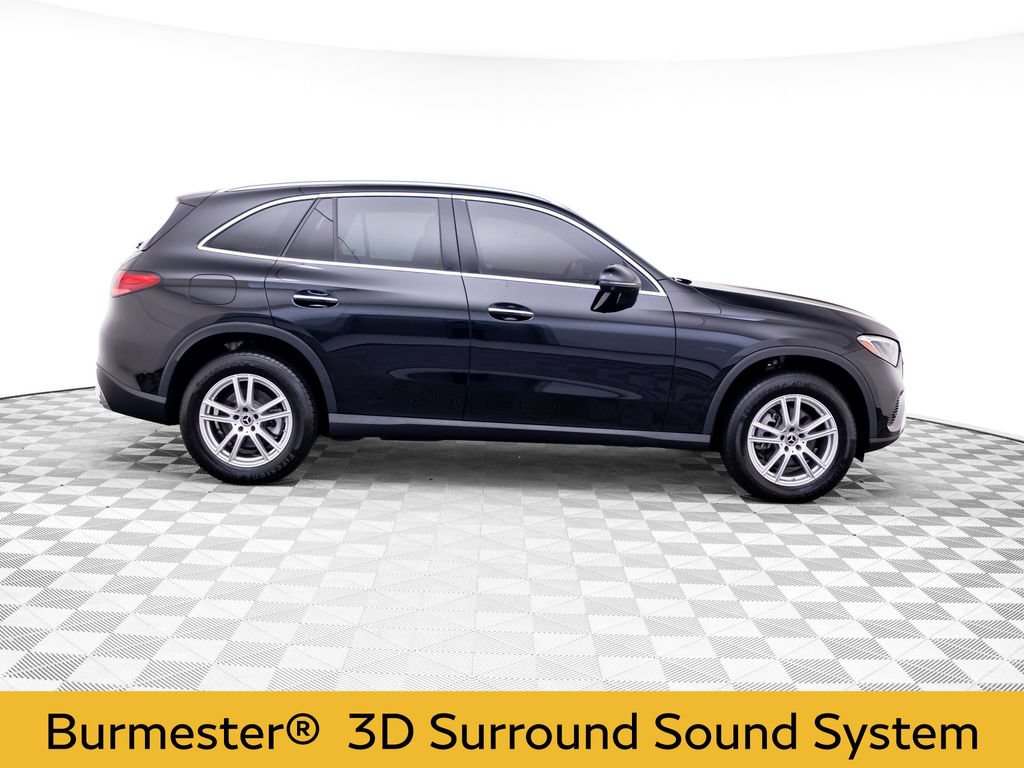 Used 2023 Mercedes-Benz GLC 300 4MATIC w/ Exclusive Trim Package image 7