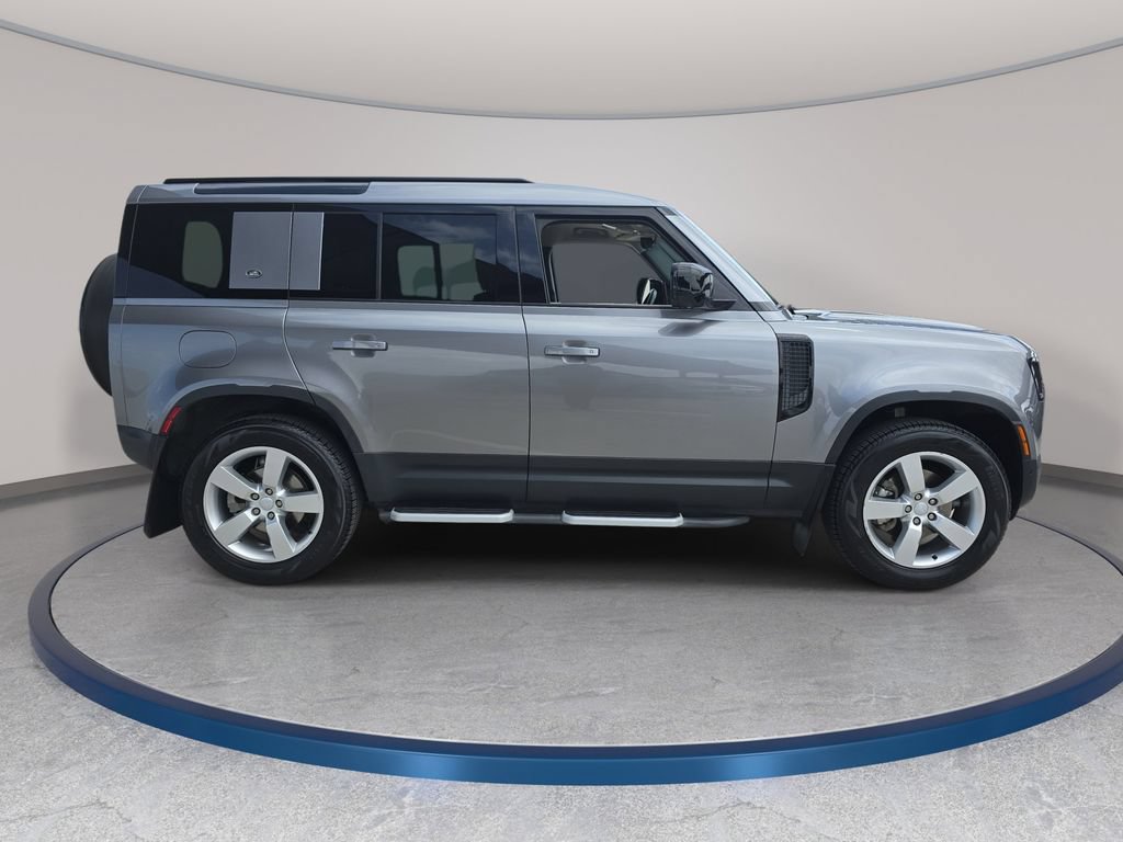 Used 2023 Land Rover Defender 110 S AWD/4WD image 4