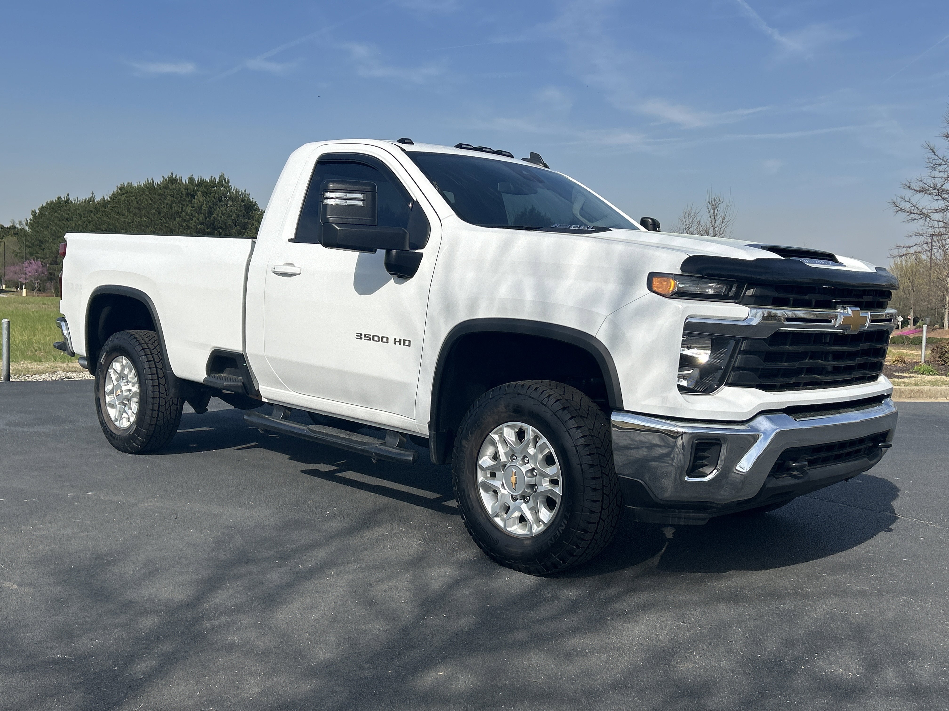Used 2024 Chevrolet Silverado 3500 LT RWD image 2