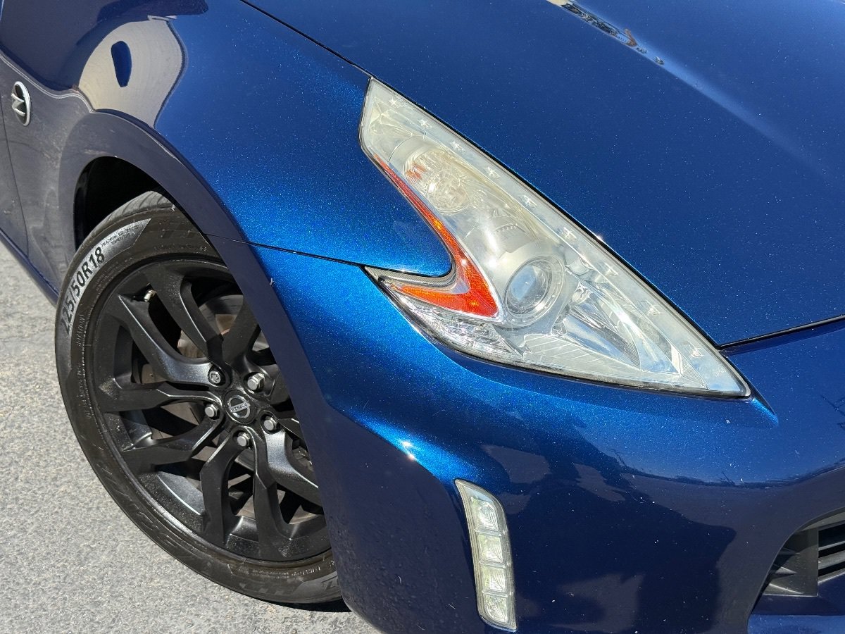 Used 2016 Nissan 370Z Coupe RWD image 3