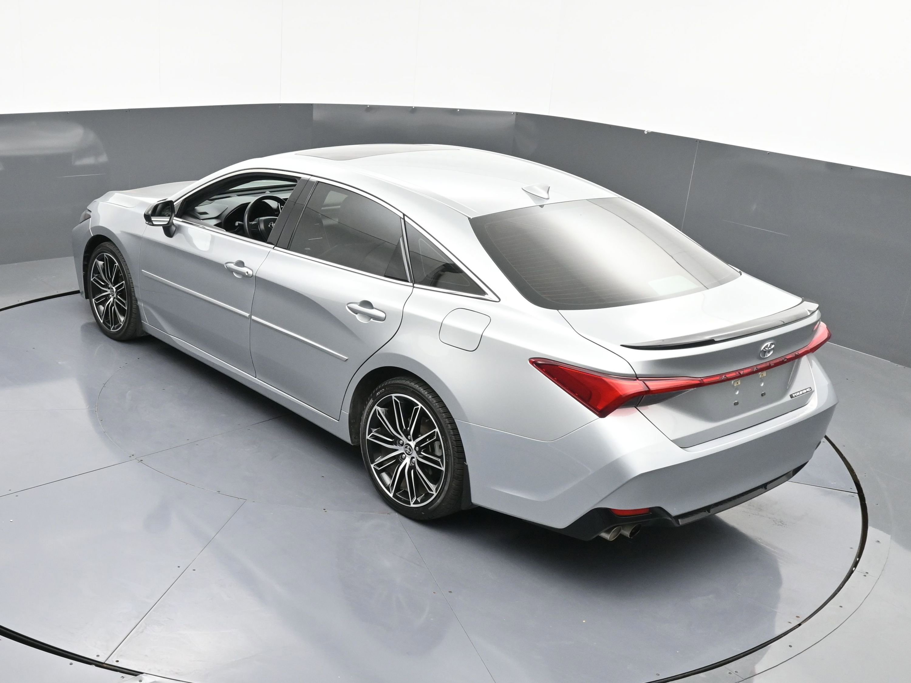Used 2022 Toyota Avalon Touring image 40