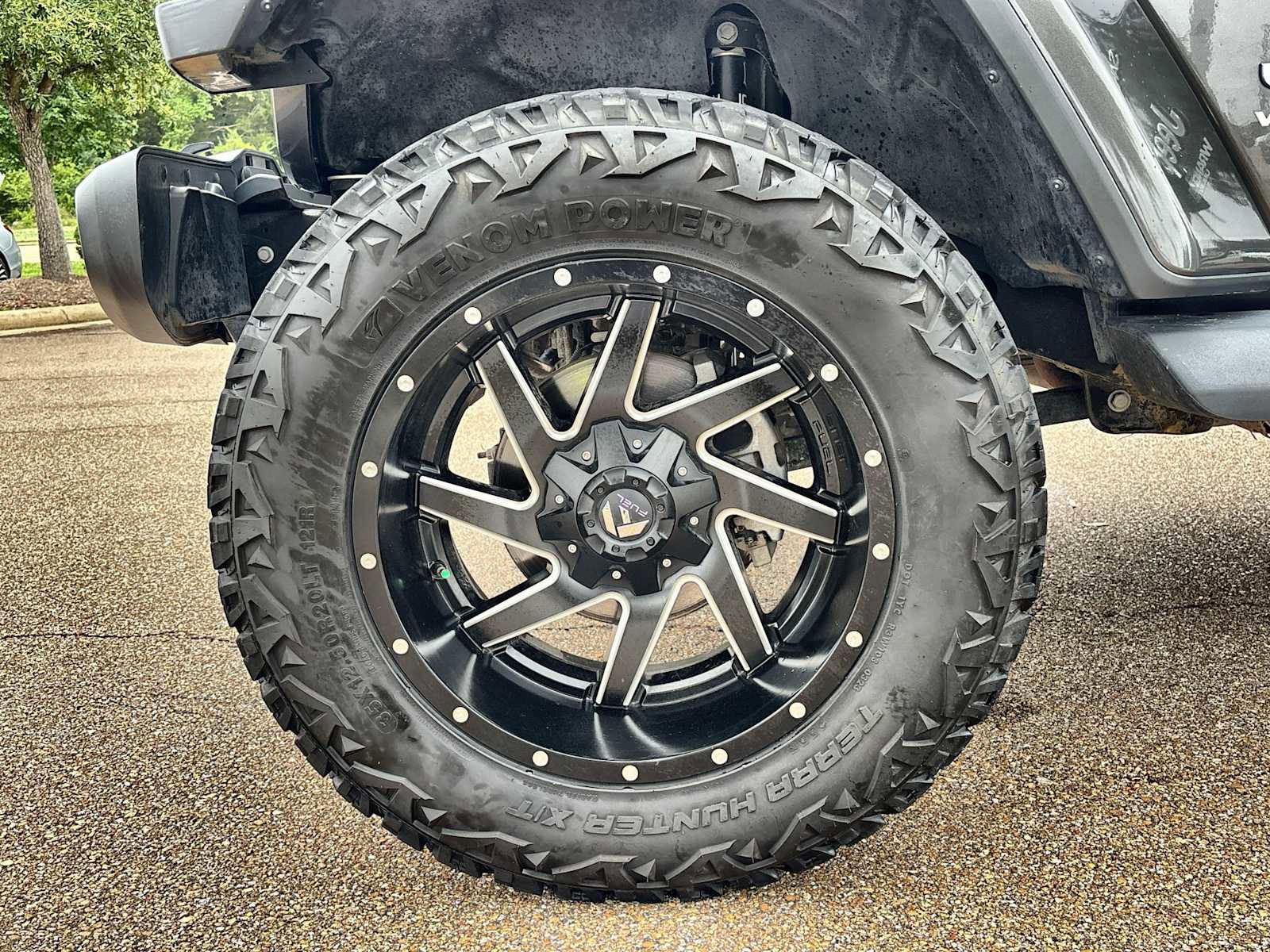 Used 2018 Jeep Wrangler Unlimited Sahara AWD/4WD image 14