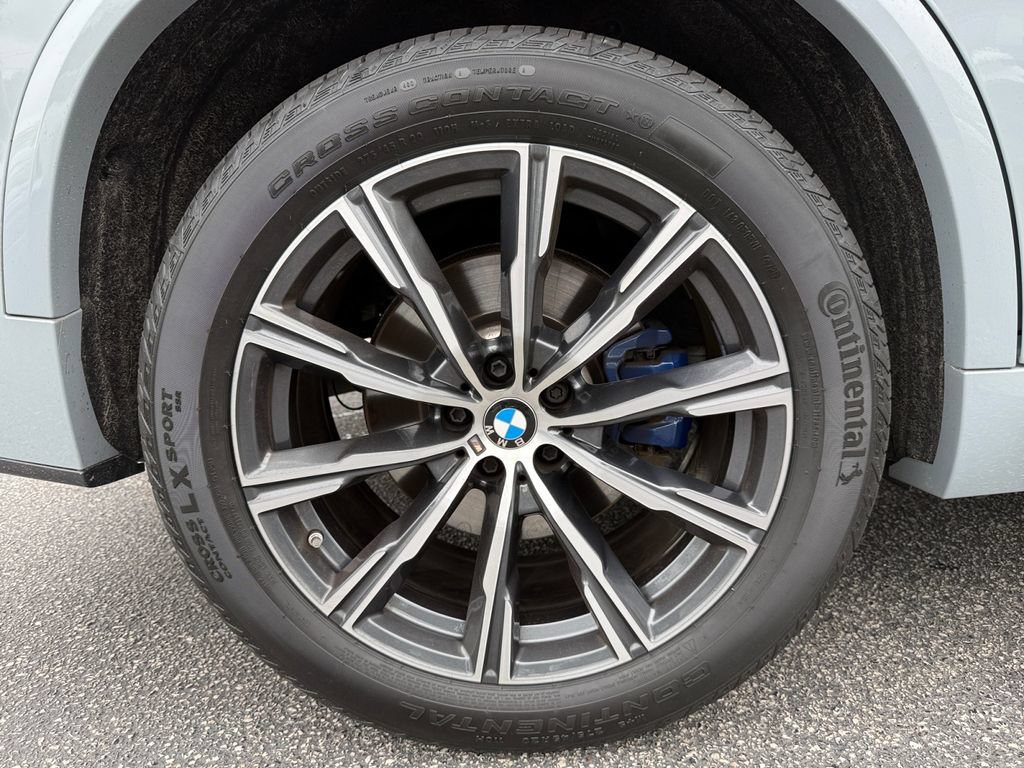 Used 2024 BMW X5 xDrive40i w/ M Sport Package AWD/4WD image 16