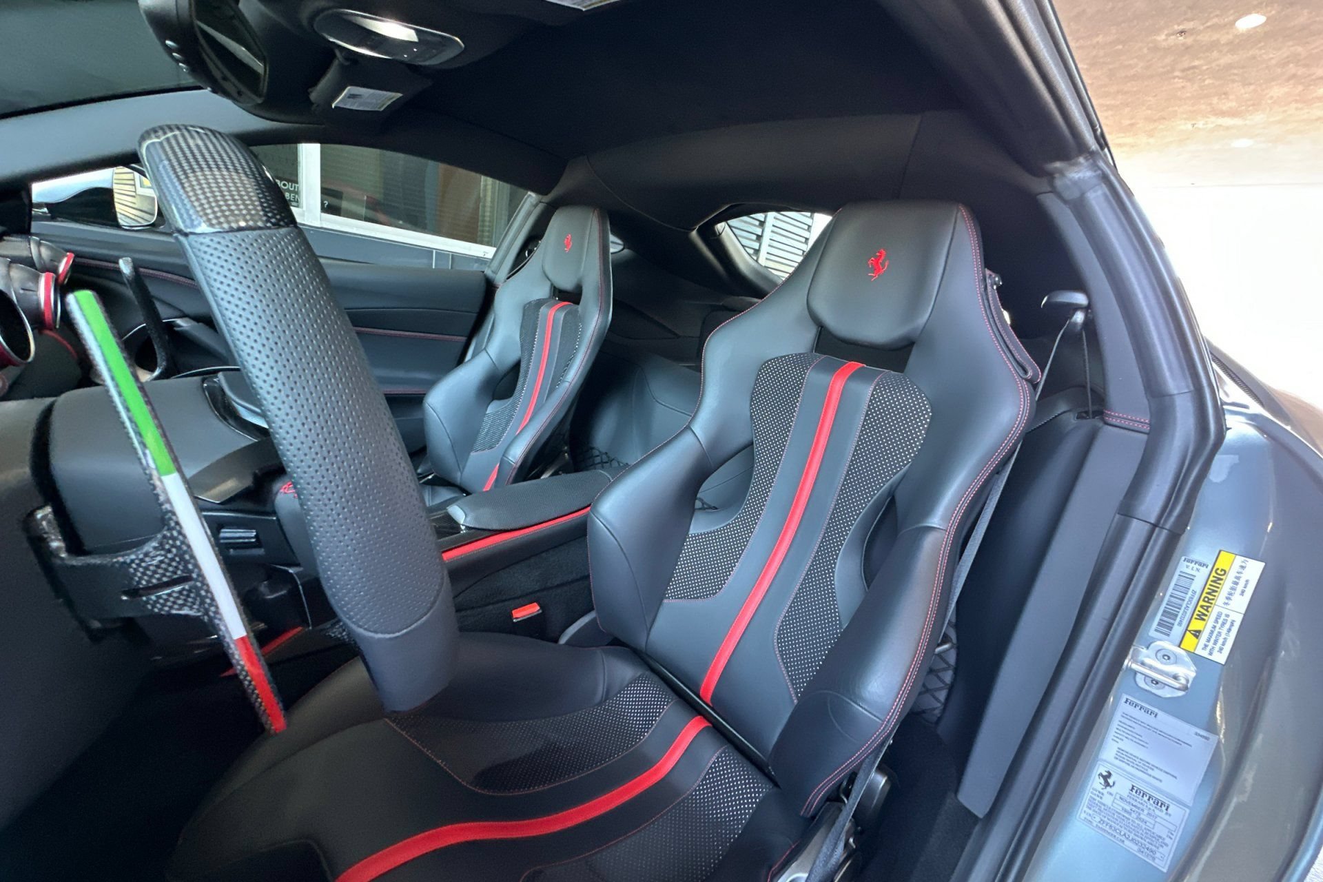 Used 2018 Ferrari 812 Superfast RWD image 5