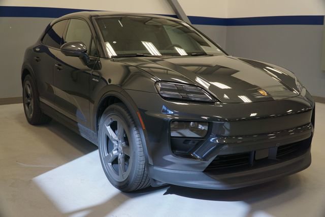 New 2026 Porsche Macan 4 Electric AWD/4WD image 12