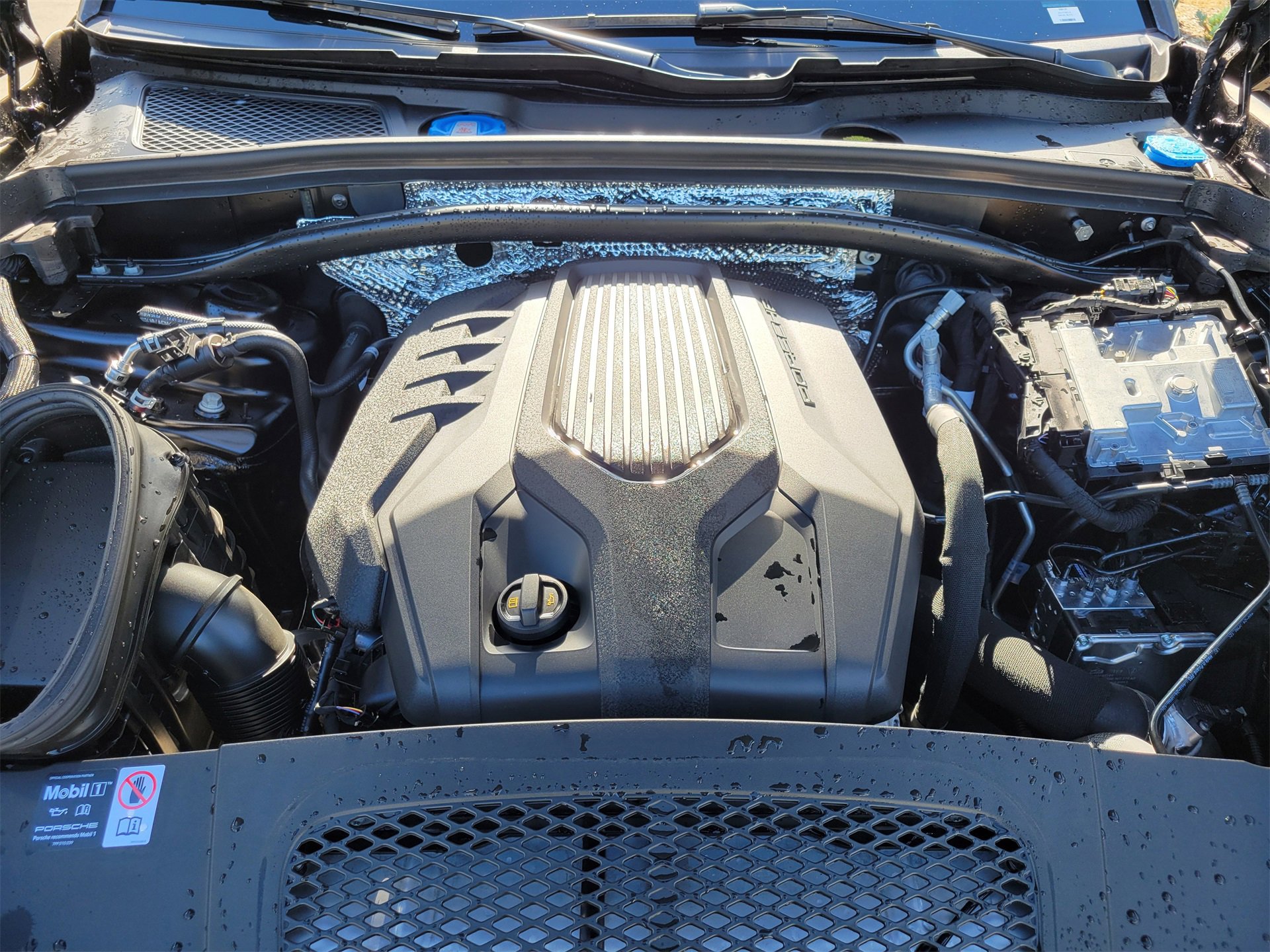 Used 2025 Porsche Macan image 35