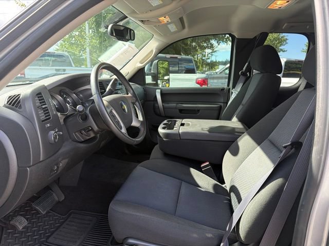 Used 2011 Chevrolet Silverado 2500 LT w/ Interior Plus Package AWD/4WD image 9