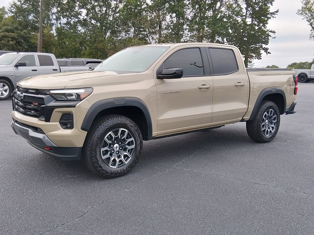 Used 2024 Chevrolet Colorado Z71 w/ Z71 Convenience Package 2 AWD/4WD image 8