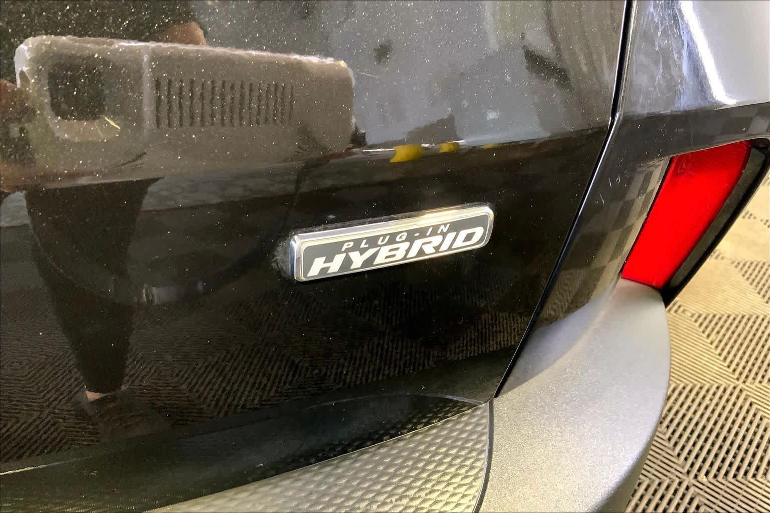 Used 2022 Ford Escape SEL w/ Technology Package FWD image 35
