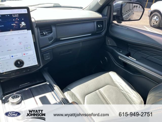 Used 2023 Ford Expedition Platinum image 16
