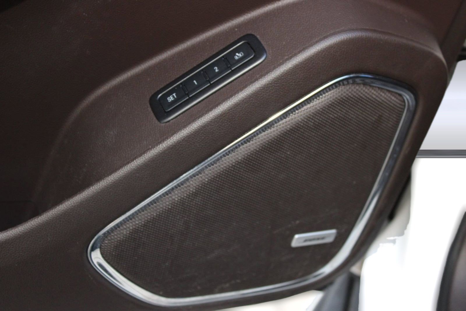 Used 2016 GMC Yukon Denali w/ Enhanced Security Package image 22