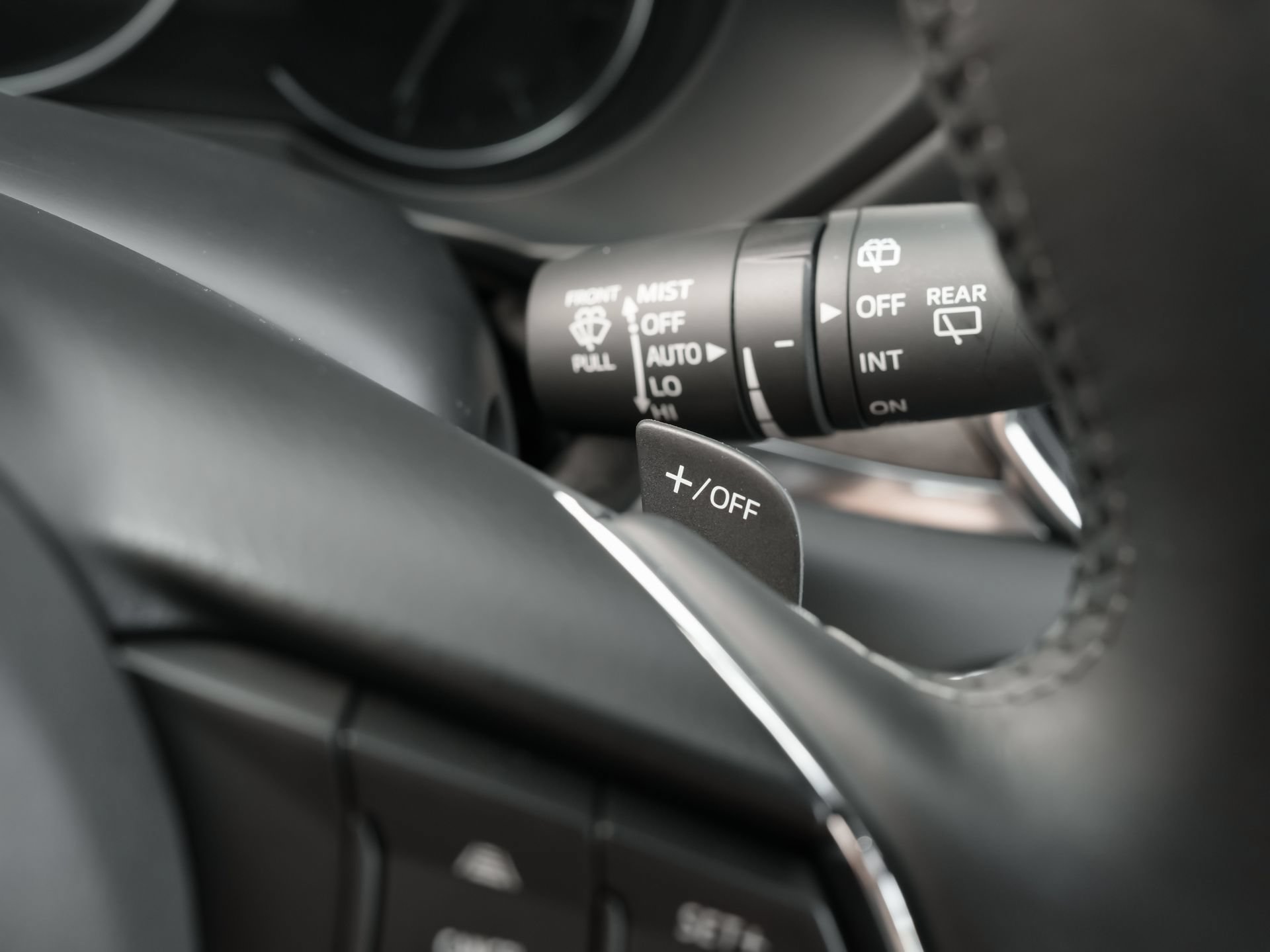 Used 2025 MAZDA CX-5 Signature AWD/4WD image 19