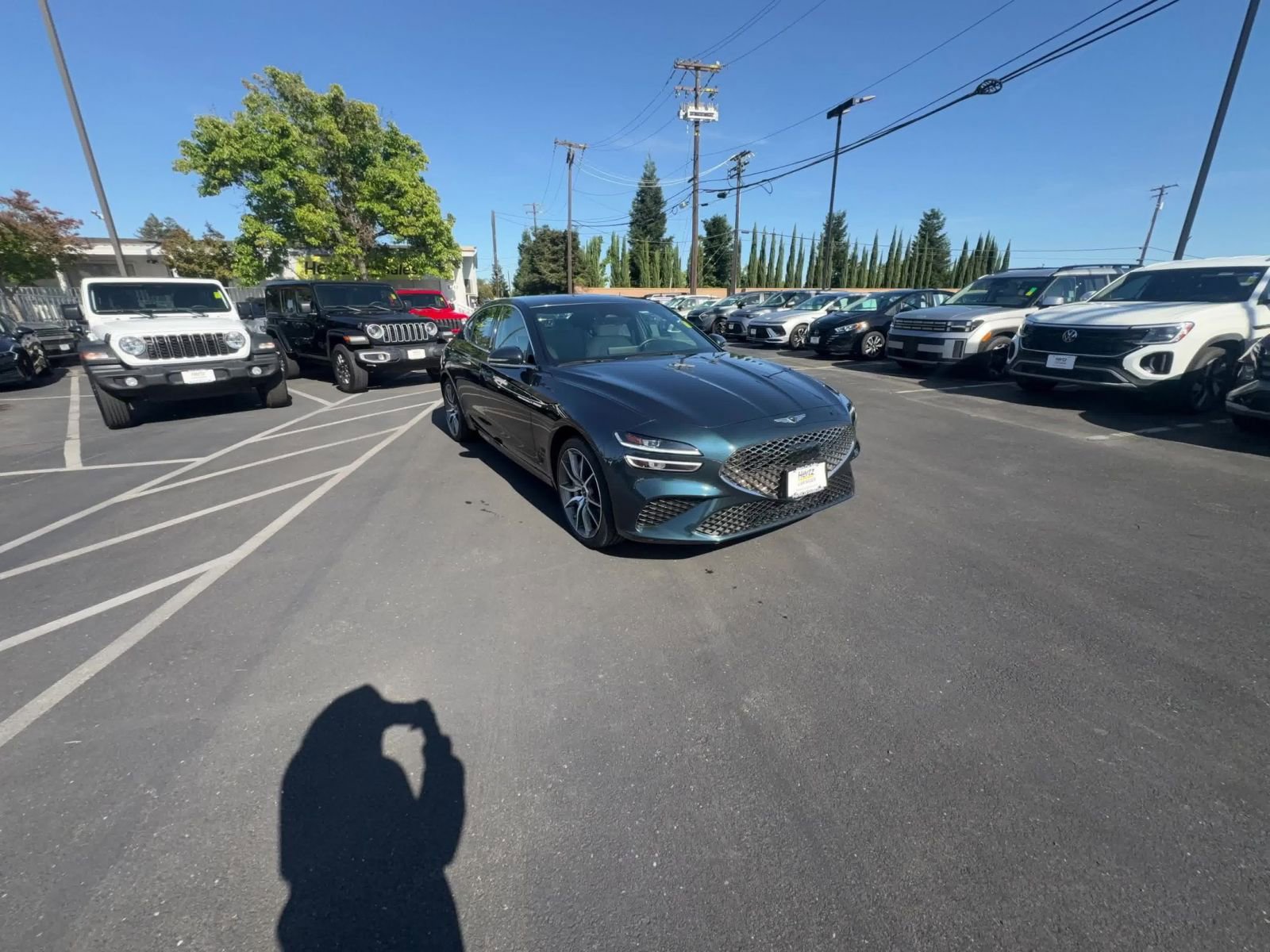 Used 2025 Genesis G70 2.5T image 16