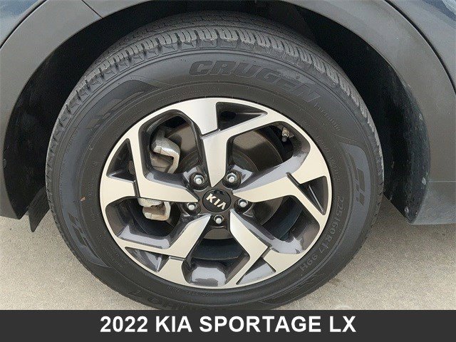 Used 2022 Kia Sportage LX image 9