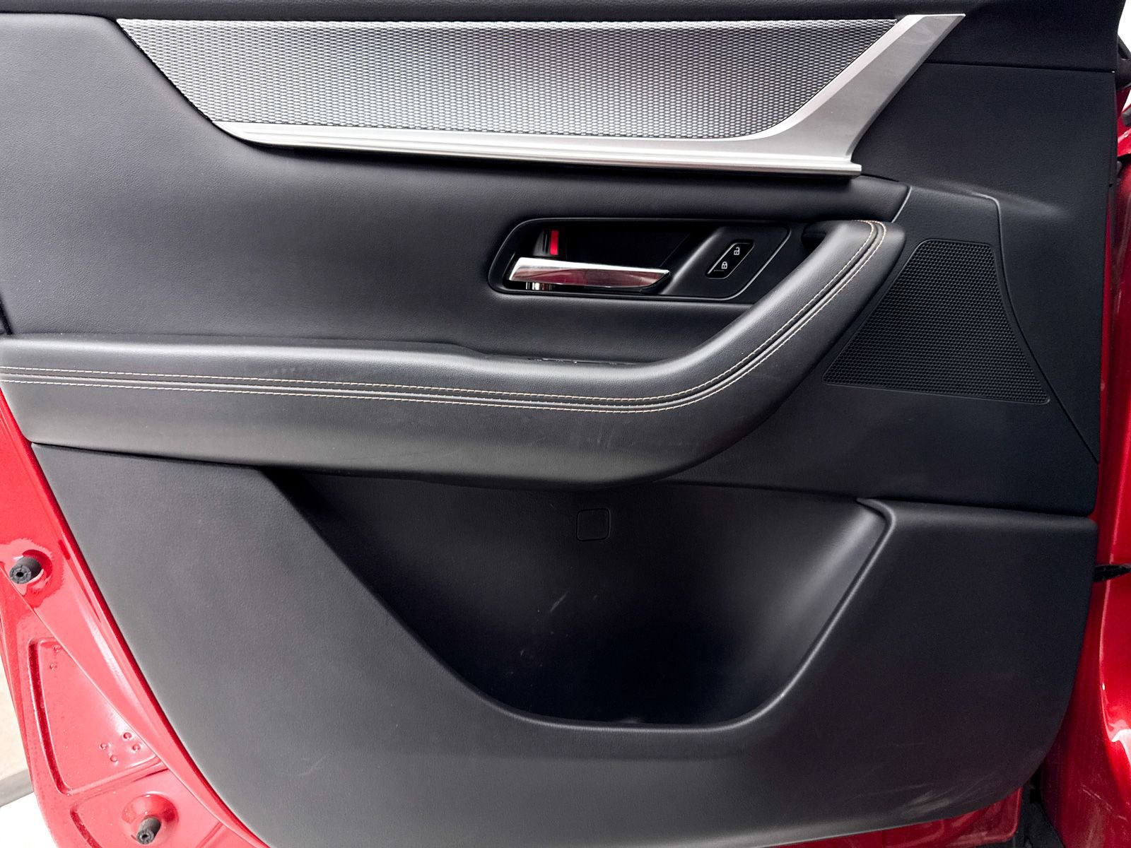 Certified 2025 MAZDA CX-70 Plug-In Hybrid w/ Premium Pkg image 31