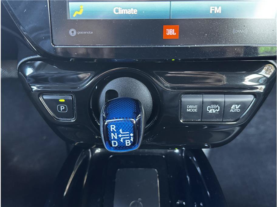 Used 2017 Toyota Prius Prime Advanced FWD image 29