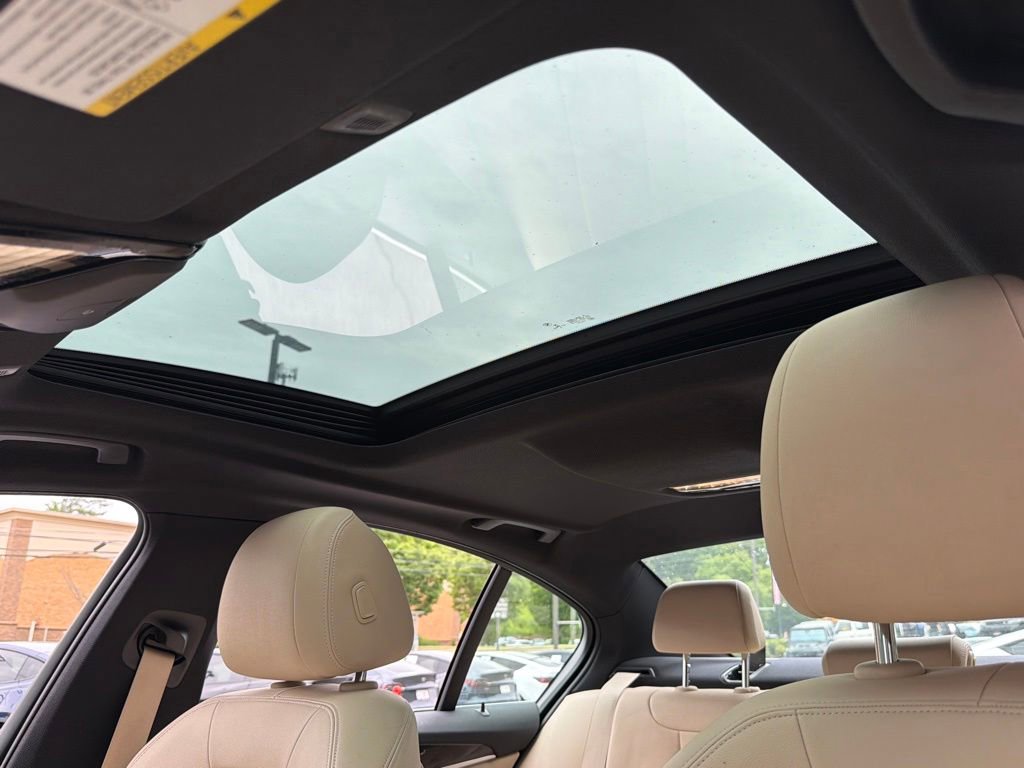 Used 2019 BMW 530e w/ Convenience Package RWD image 53