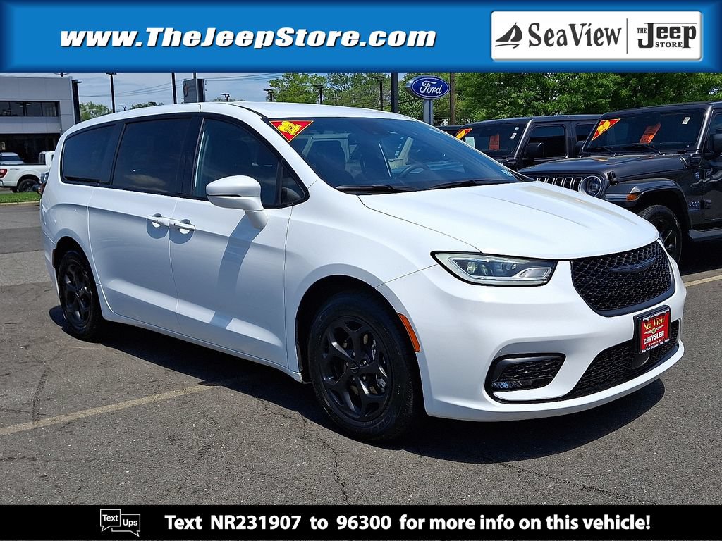 Used 2022 Chrysler Pacifica Touring-L w/ S Appearance Package